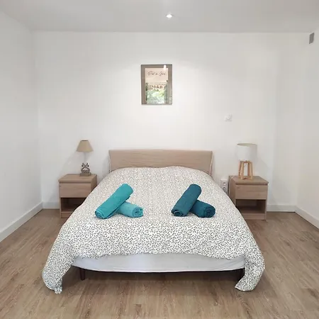 Le Clos De La Garrigue Apartamento *