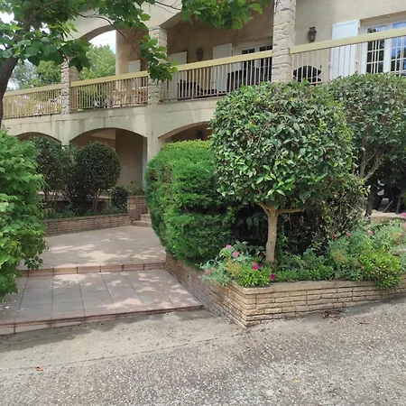 Le Clos De La Garrigue Apartamento *